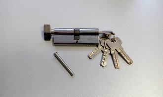Сердцевина с тумблером (барашком) Fortezi Цинк с 5 английскими ключами